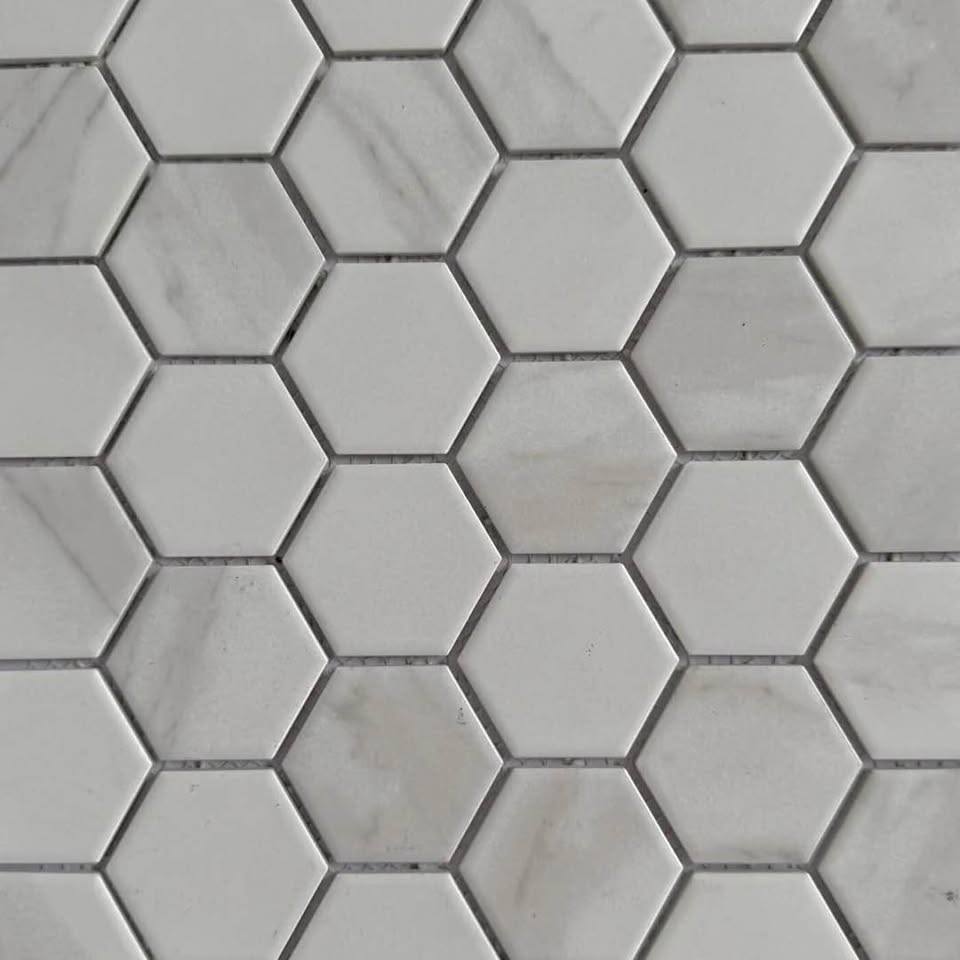 Mosaïque hexagonale en marbre blanc – carrelage salle de bain – 12 x 12